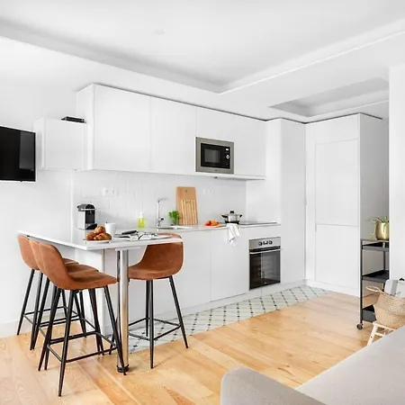 Апартаменти Guestready - Sleek Flat Near The Botanical Garden *