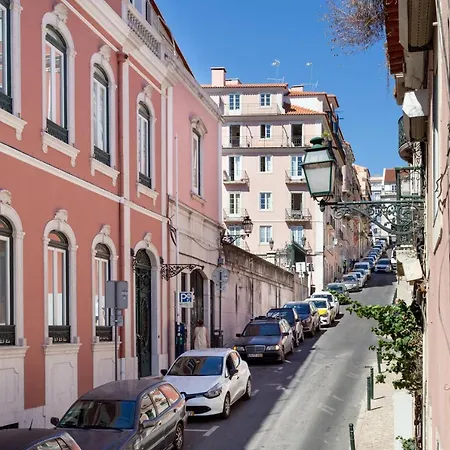 Apartamento Joivy Principe Real 2br With Terrace Nearby Botanical Garden Of Lisboa
